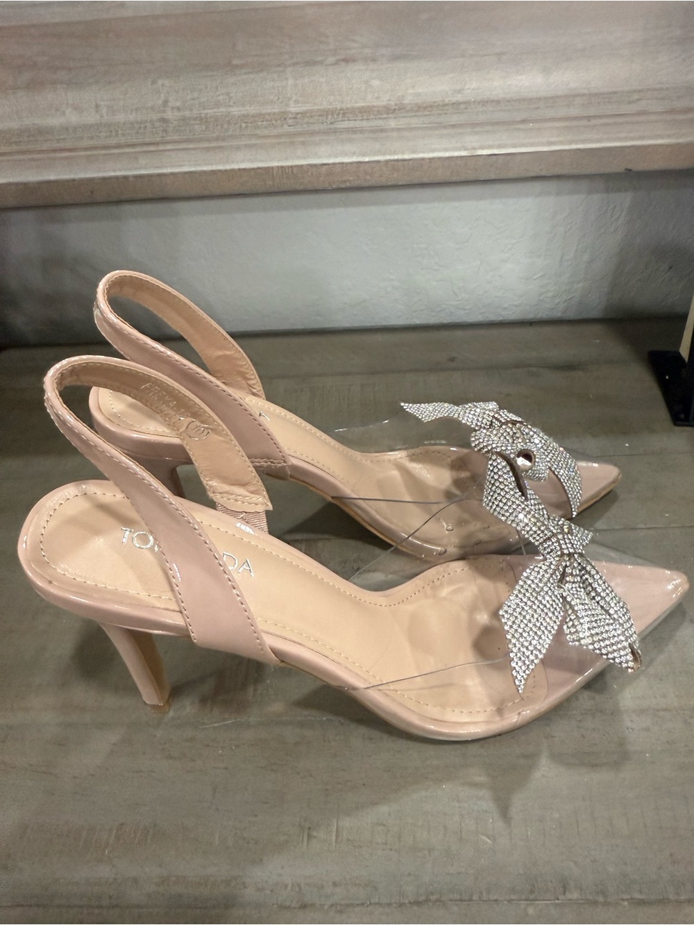 TOP Moda Blush Patent Slingback Heels with Rhinestone Bow - Picture 2 of 7